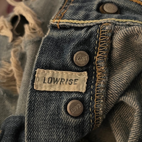 Abercrombie and Fitch distressed jeans - Picture 16 of 17